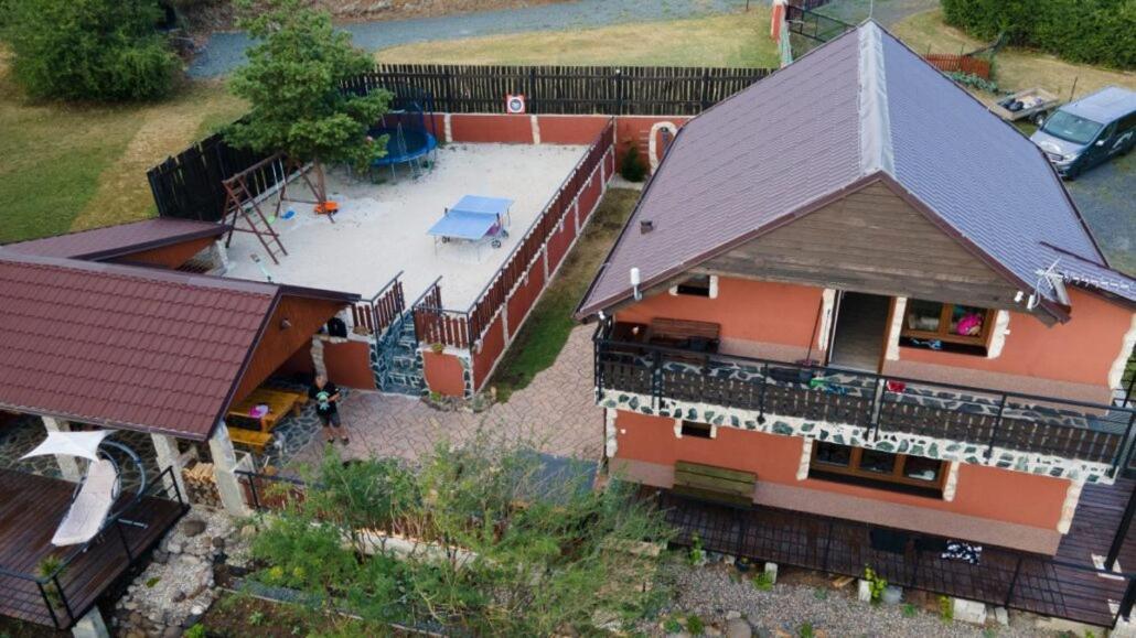 Apartmany U Dlouhana กาดาญ ภายนอก รูปภาพ